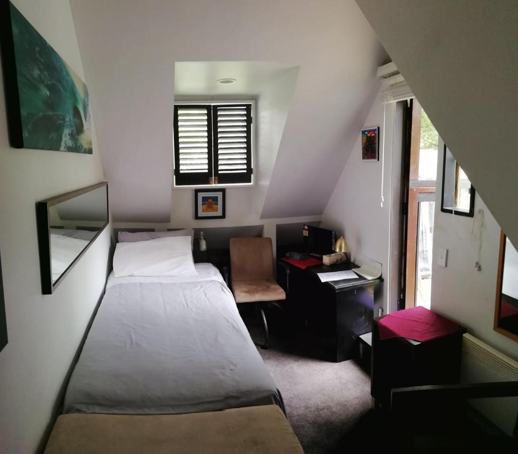 Pryor Haven Chalet Green Retreat In A Lovely Place ไครสต์เชิร์ช ภายนอก รูปภาพ